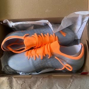 Puma Ultra FG/AG Soccer Cleats. Men’s Size 8